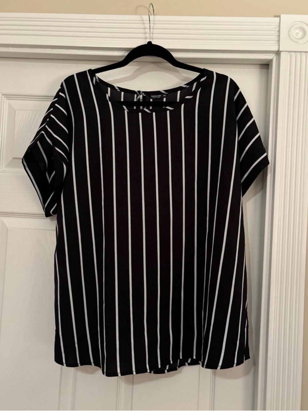 Black & White Vertical Stripe Short Sleeve Top